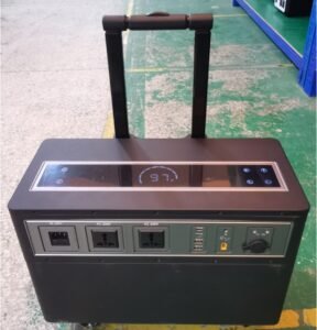 Solid-state portable energy storage system with 220V AC inverter output