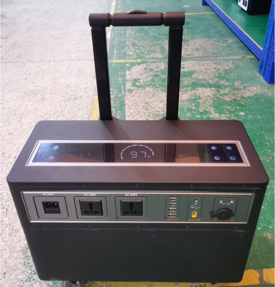 Solid-state portable energy storage system with 220V AC inverter output
